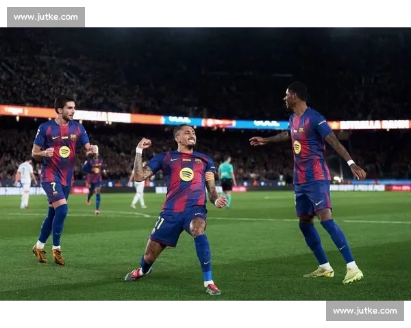 世纪对决再燃诺坎普巴萨皇马巅峰之战全景回顾激情瞬间与历史意义深度解析 世纪对决再燃诺坎普巴萨皇马巅峰之战全景回顾激情瞬间与历史意义深度解析