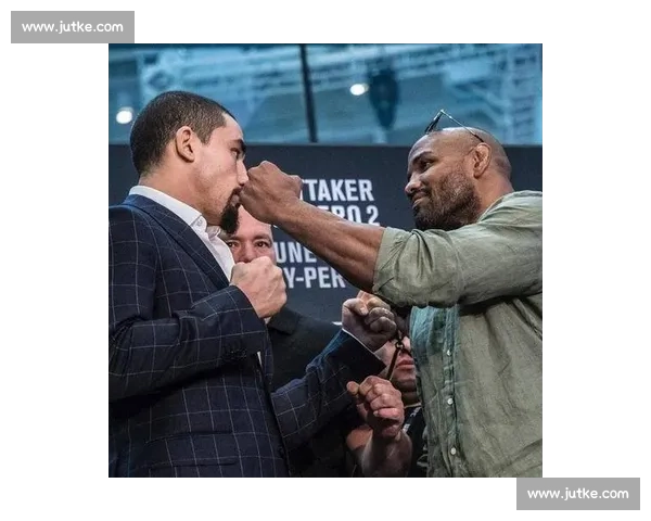 UFC罗梅罗对决蜘蛛巅峰对抗技术力量终极较量回顾经典战解析 UFC罗梅罗对决蜘蛛巅峰对抗技术力量终极较量回顾经典战解析